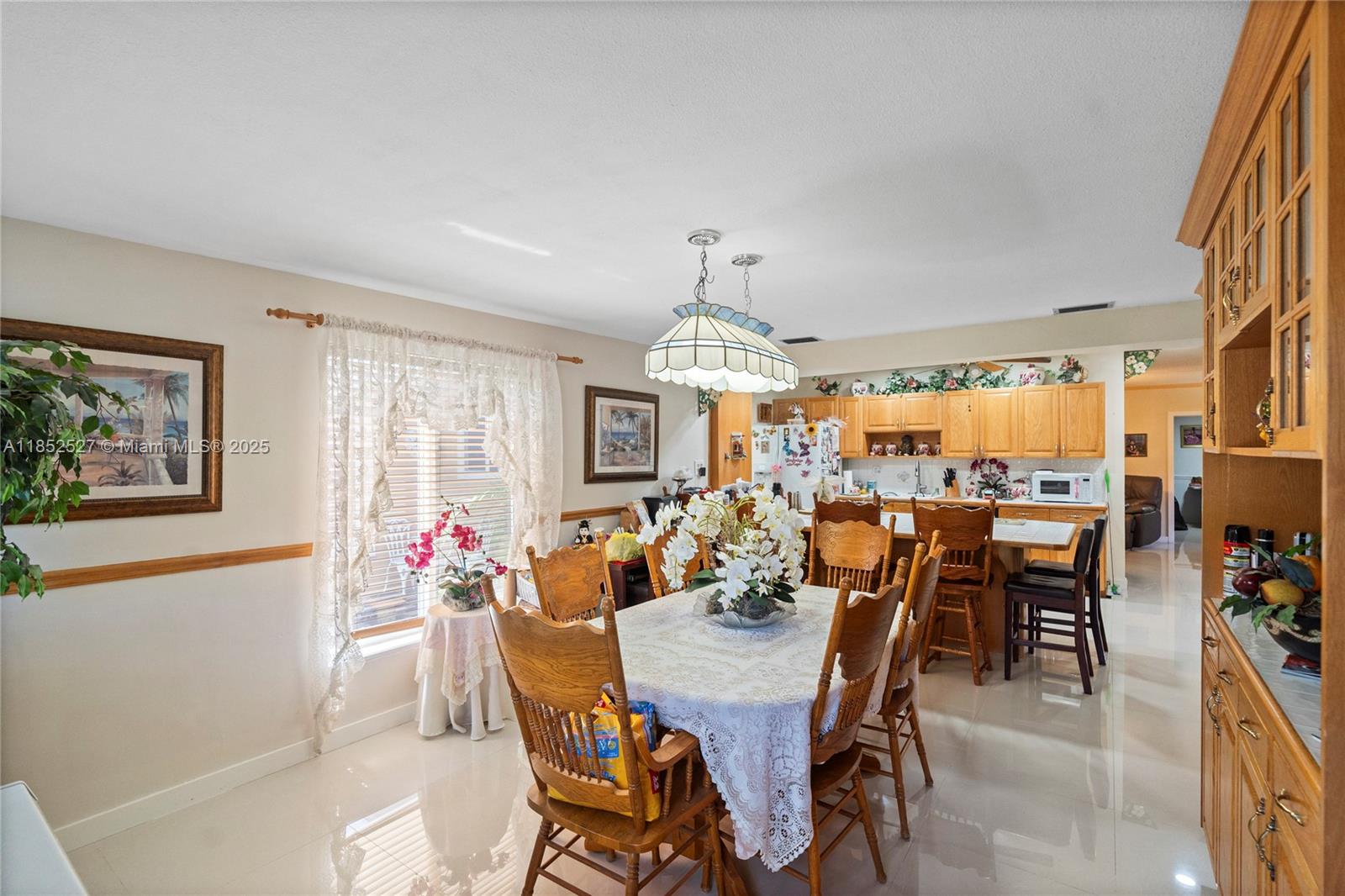 AVOCADO MANOR - Residential