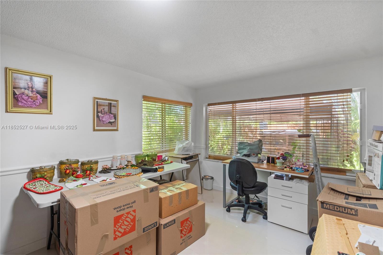 AVOCADO MANOR - Residential