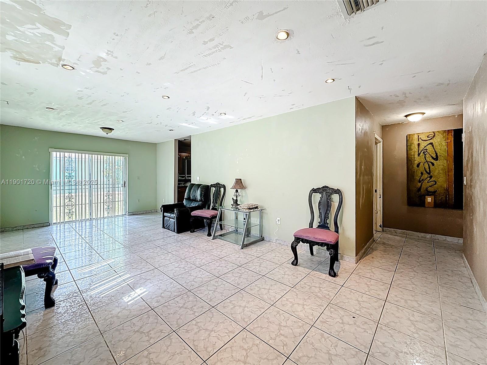 6418 NW 11th Ave