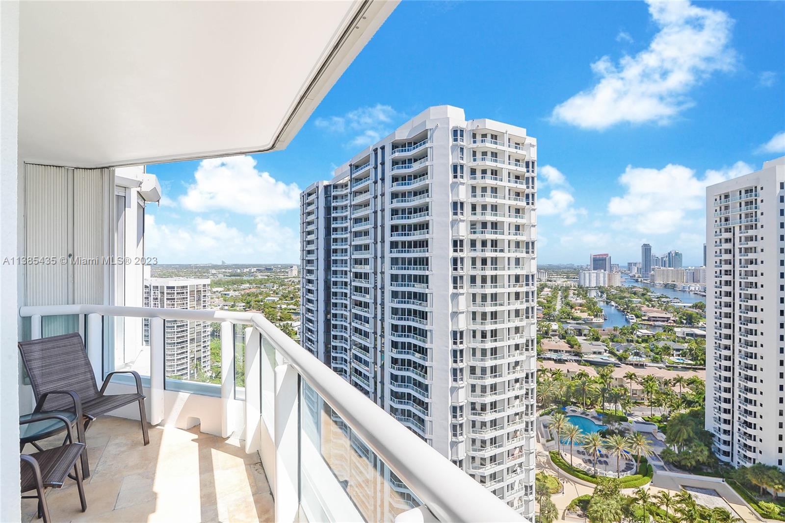 SOUTH TOWER AT THE POINT - Residential