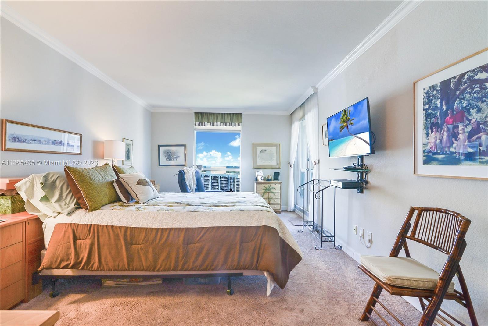 SOUTH TOWER AT THE POINT - Residential