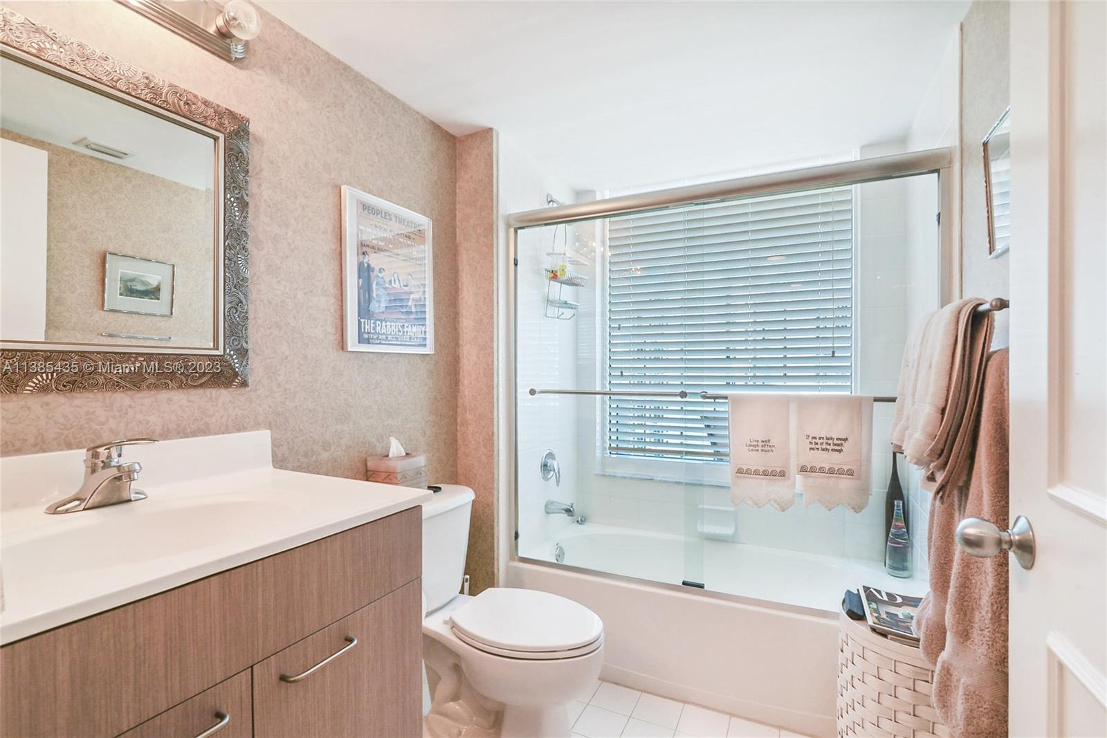 SOUTH TOWER AT THE POINT - Residential