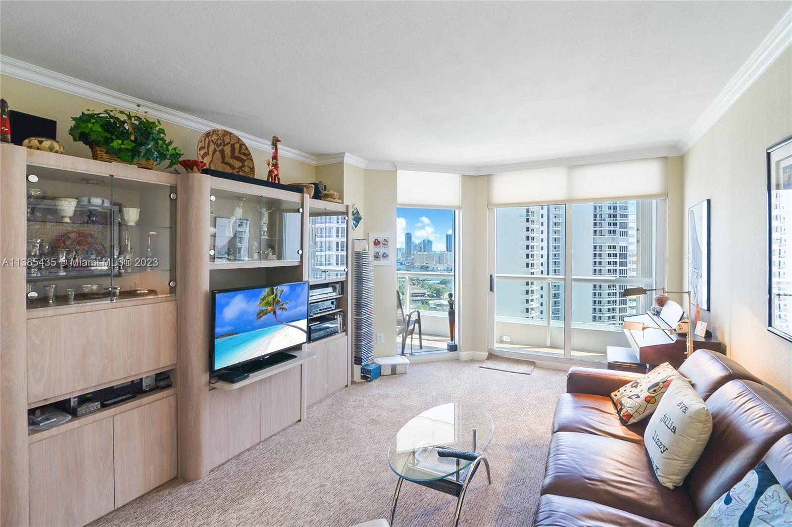 SOUTH TOWER AT THE POINT - Residential