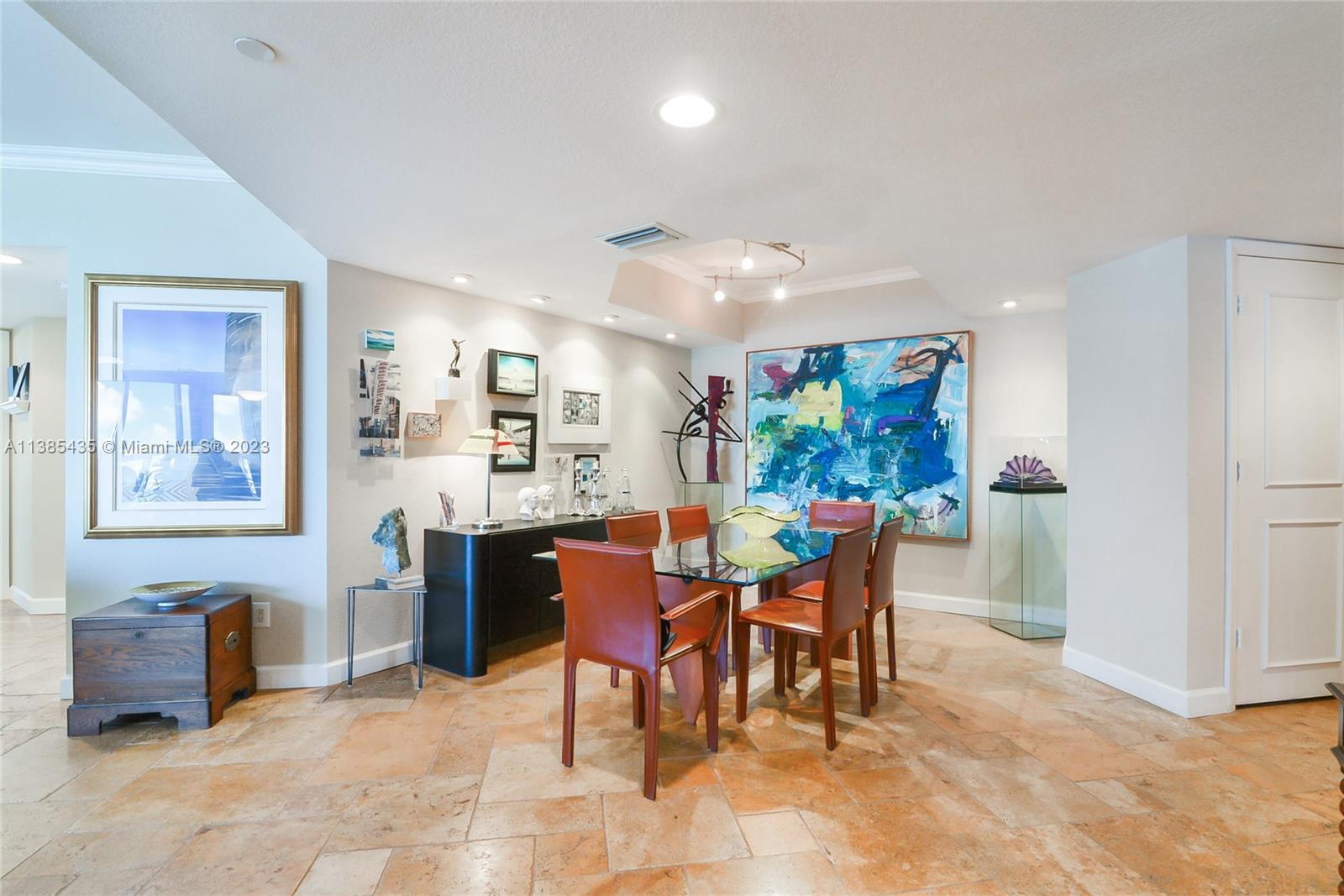 SOUTH TOWER AT THE POINT - Residential