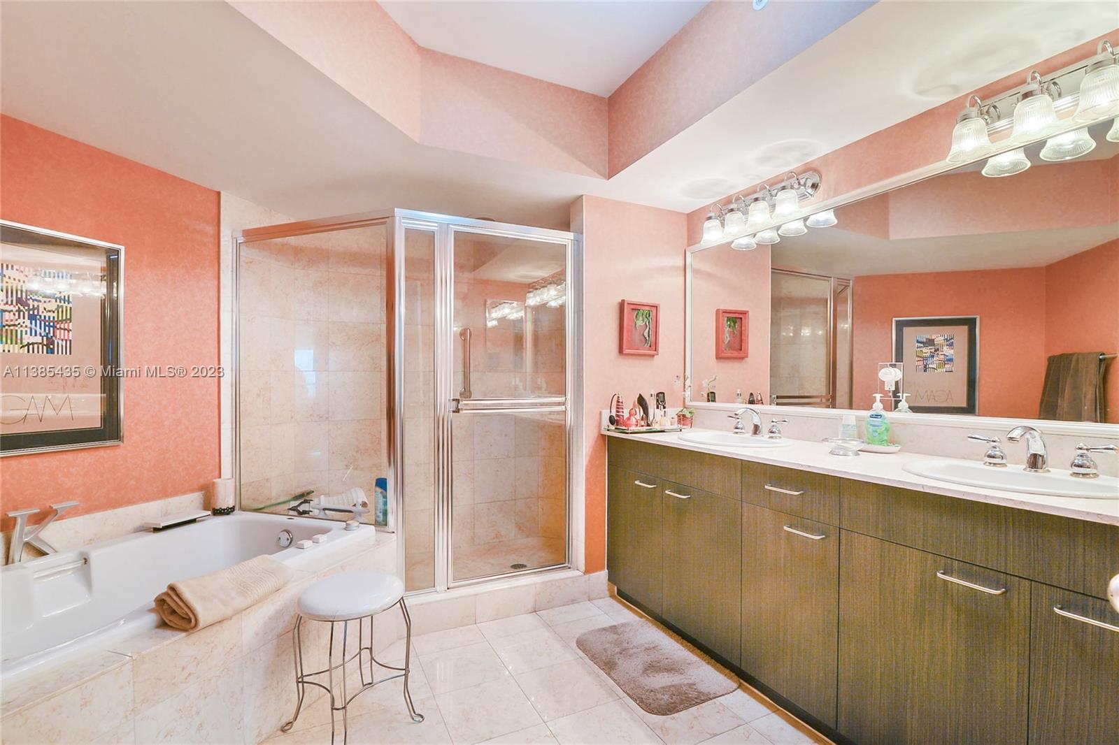 SOUTH TOWER AT THE POINT - Residential