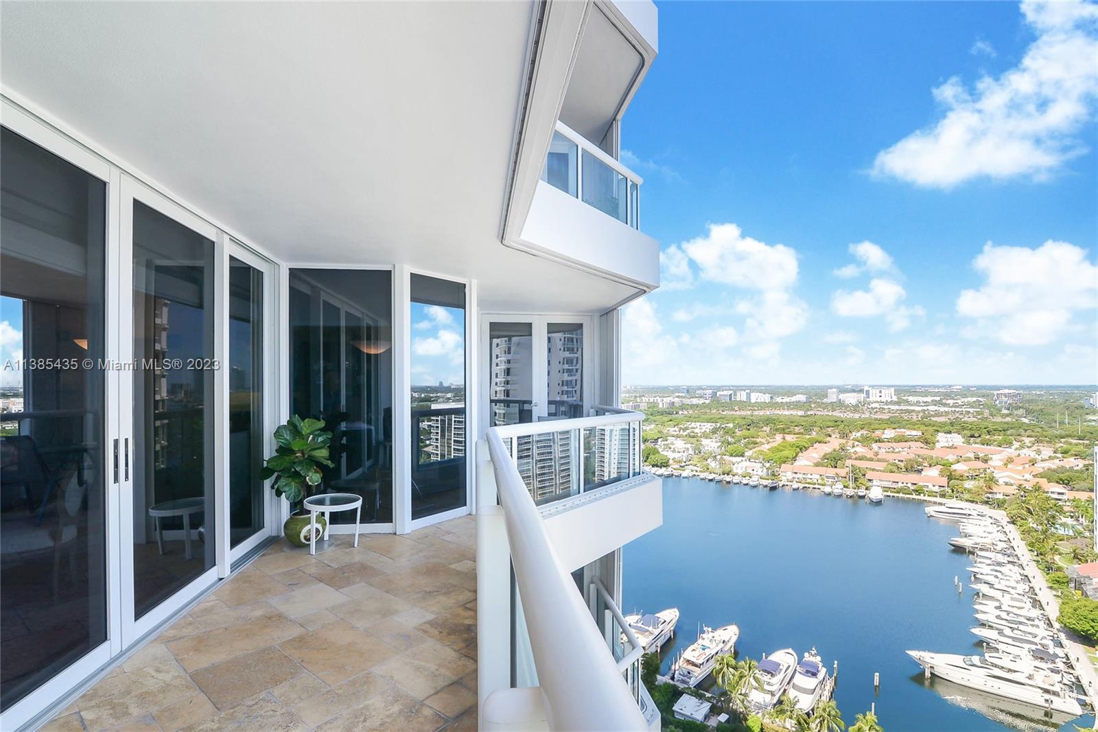 SOUTH TOWER AT THE POINT - Residential