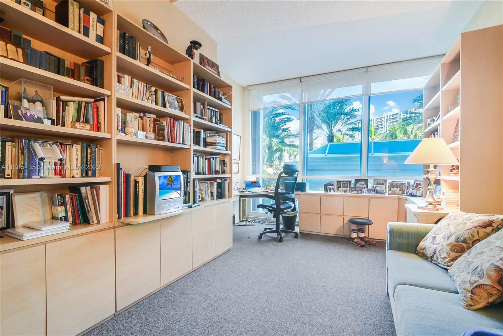 SOUTH TOWER AT THE POINT - Residential