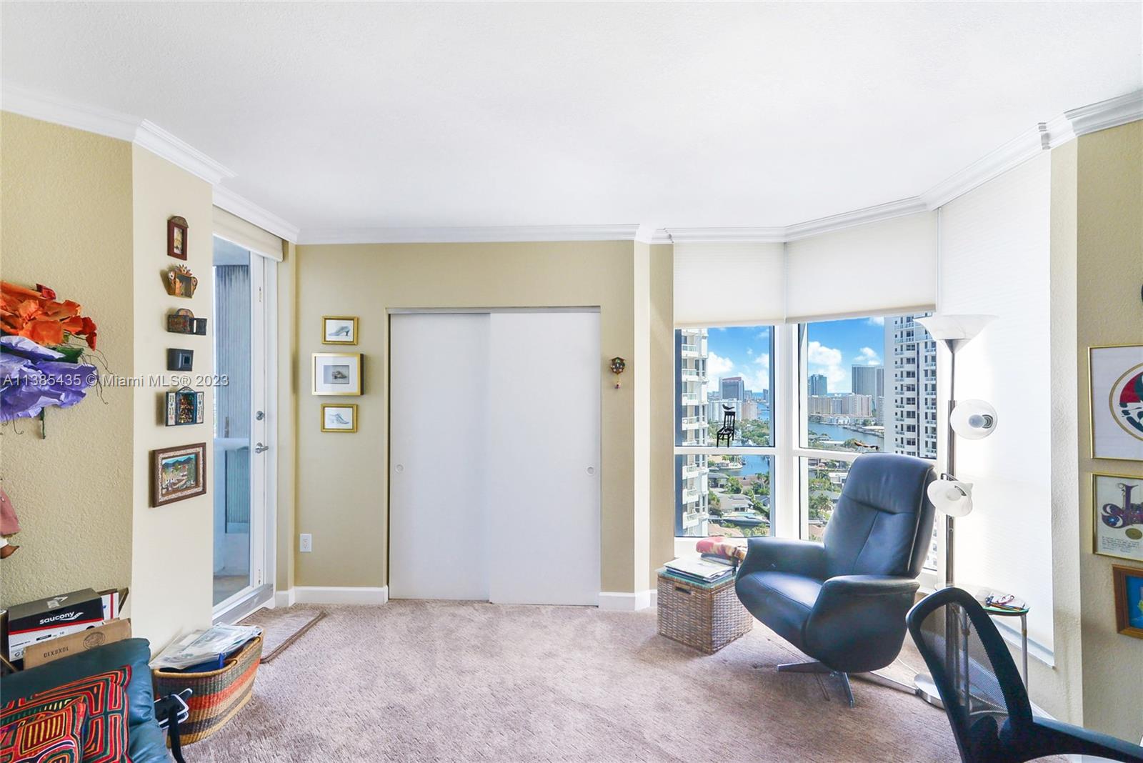 SOUTH TOWER AT THE POINT - Residential