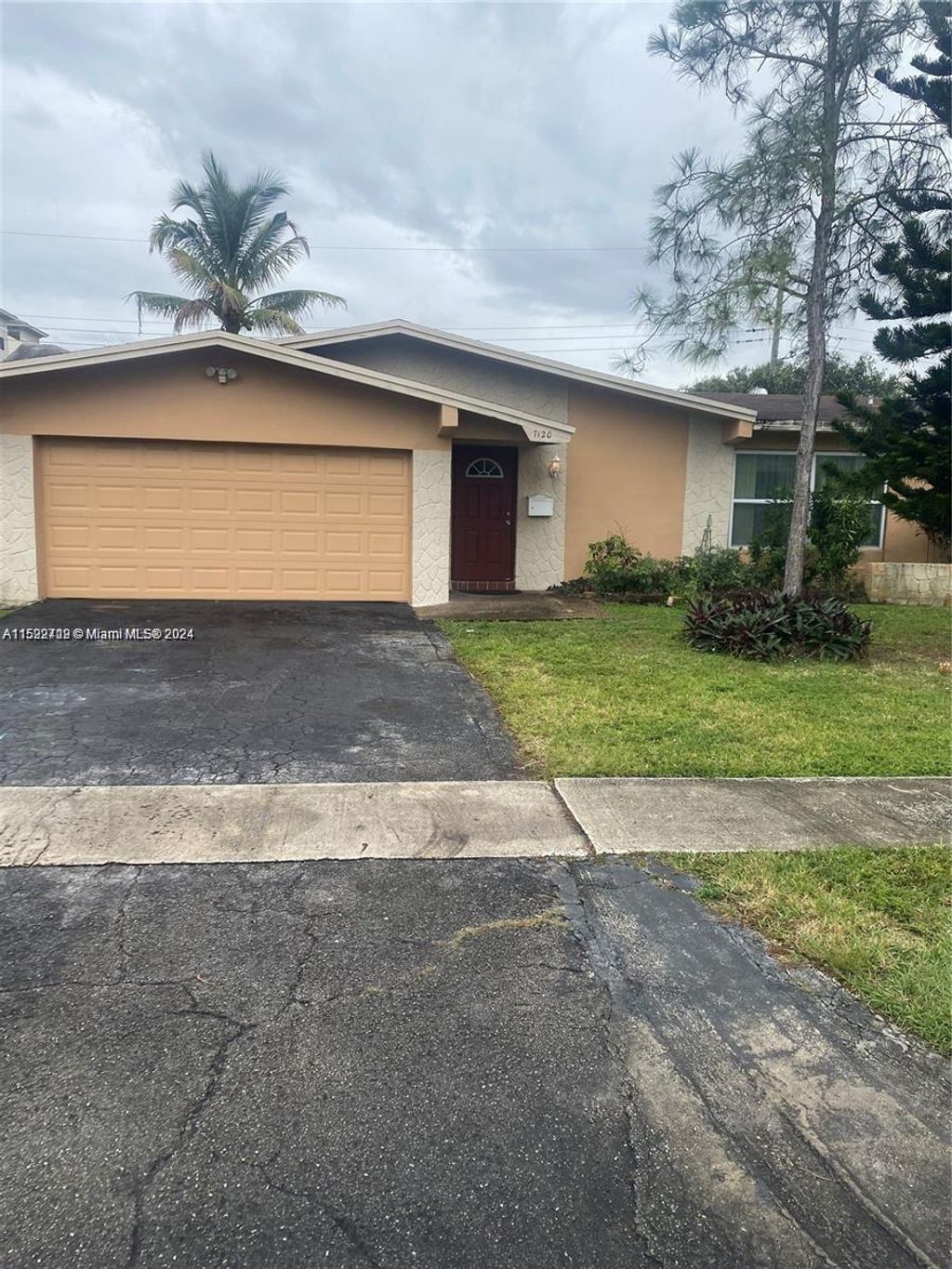 Photo of 7120 NW 20th St, Sunrise, FL 33313 (MLS # A11592419)