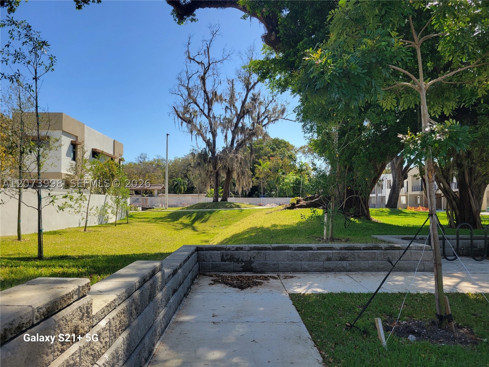 4117 N Oak Pl