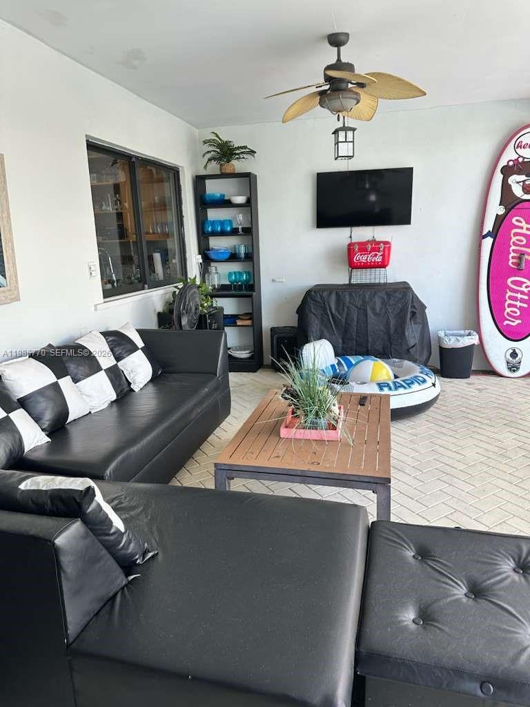 SUNSET ISLES SEC 2 - Residential