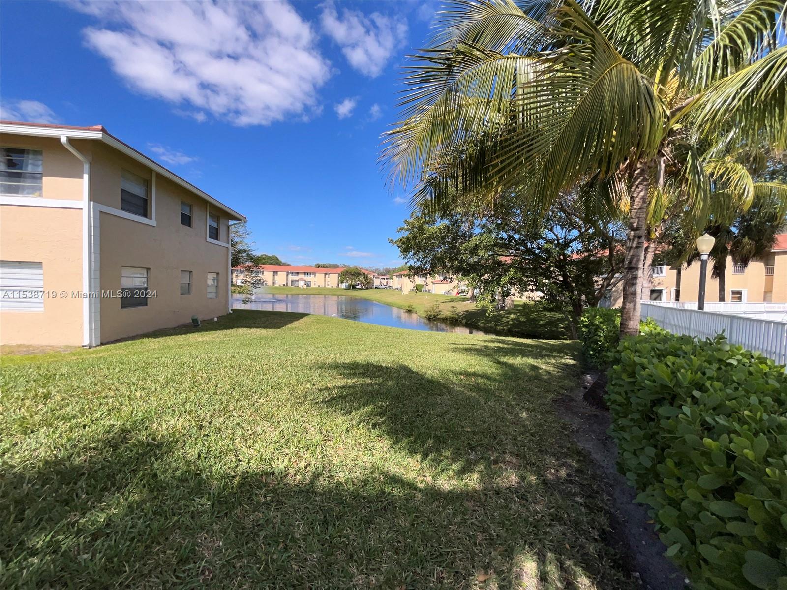 LAKEWOOD VILLAGE OF CORAL - Residential