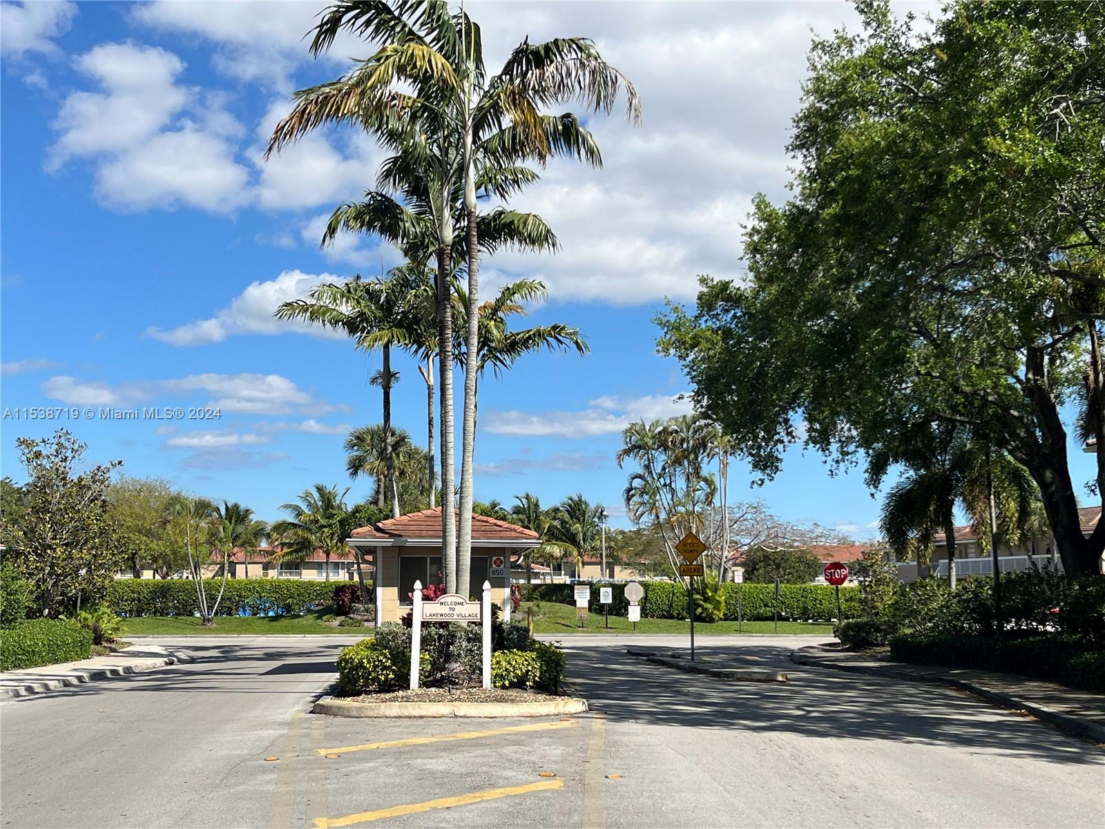 LAKEWOOD VILLAGE OF CORAL - Residential