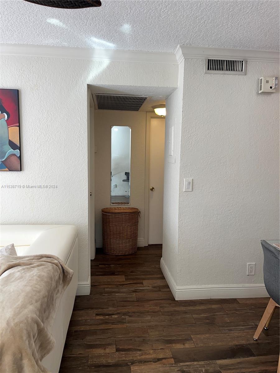 LAKEWOOD VILLAGE OF CORAL - Residential