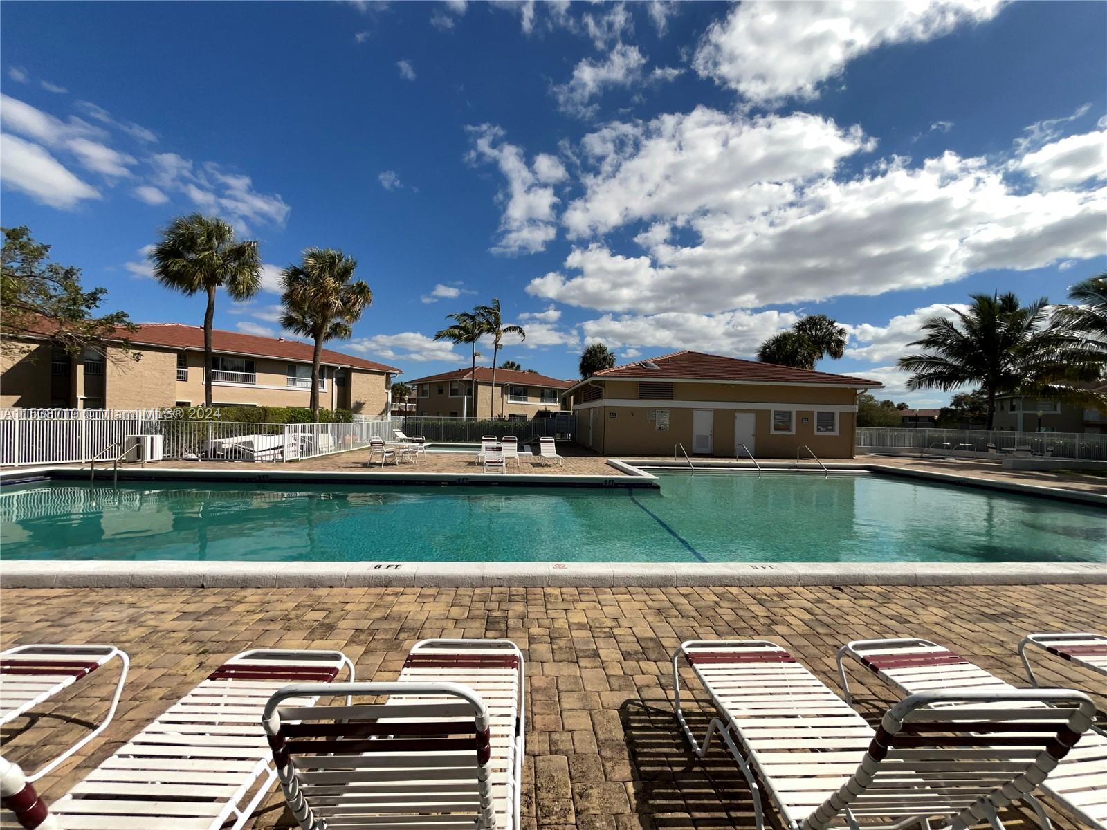 LAKEWOOD VILLAGE OF CORAL - Residential
