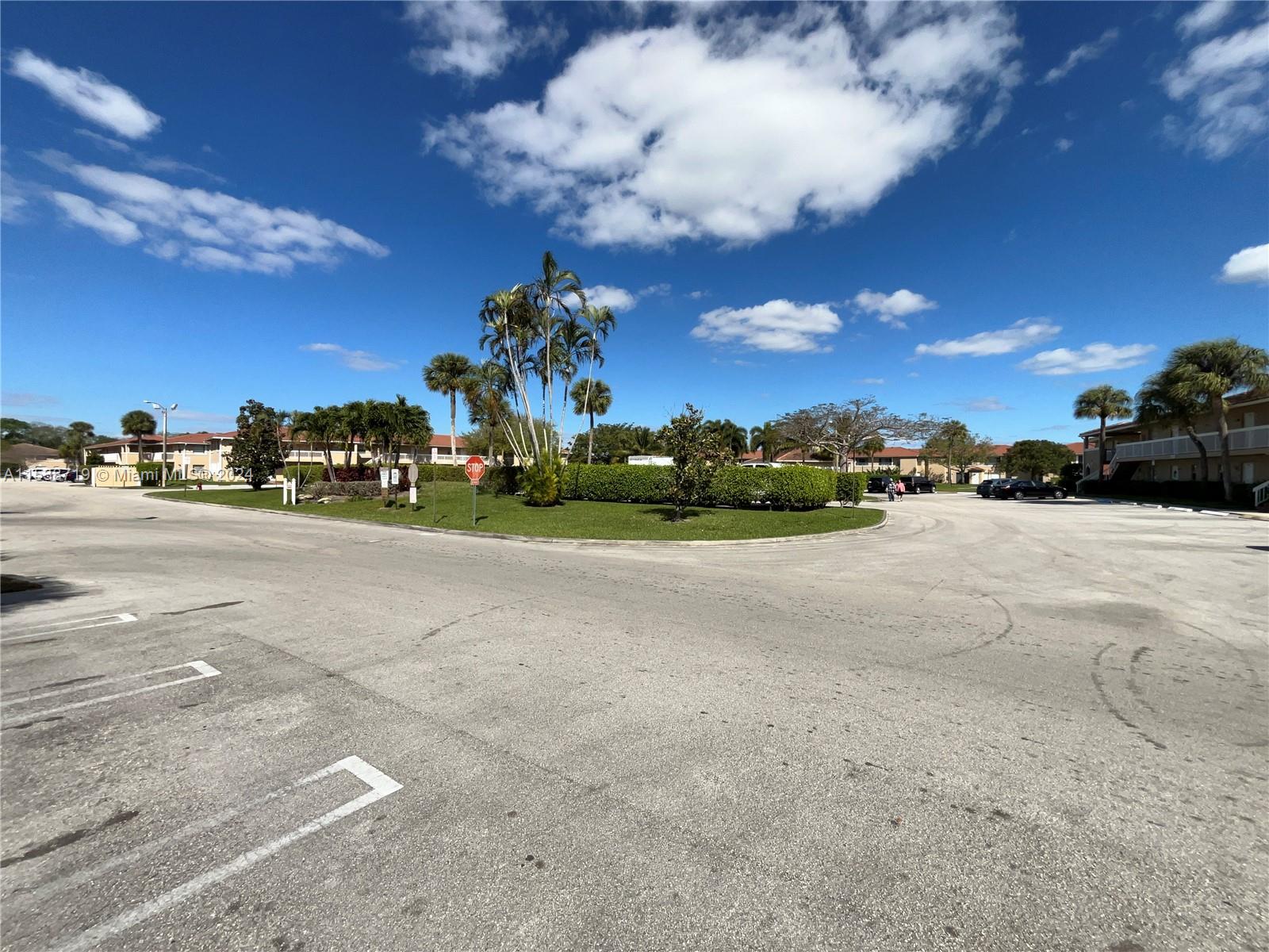 LAKEWOOD VILLAGE OF CORAL - Residential
