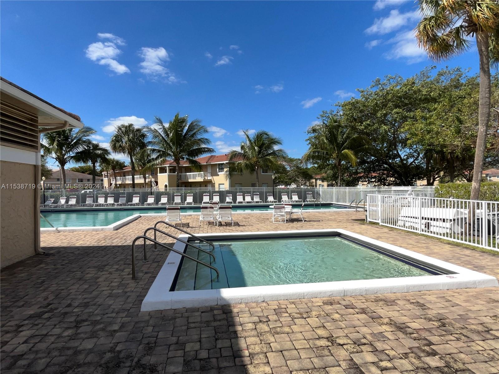 LAKEWOOD VILLAGE OF CORAL - Residential