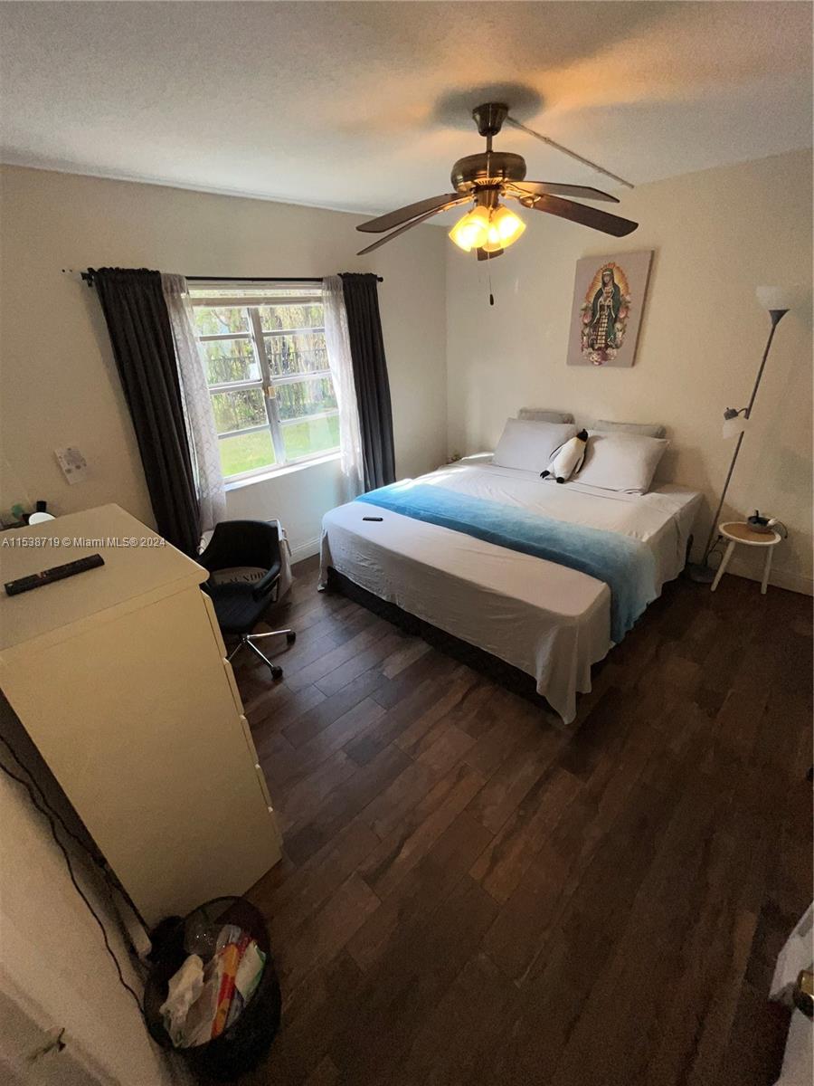 LAKEWOOD VILLAGE OF CORAL - Residential