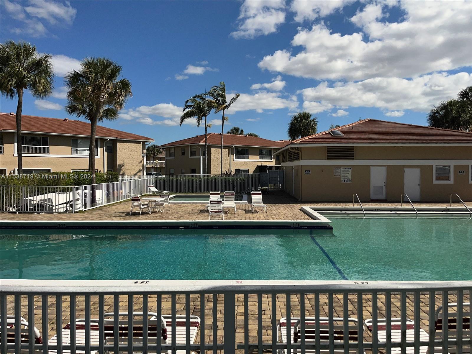 LAKEWOOD VILLAGE OF CORAL - Residential