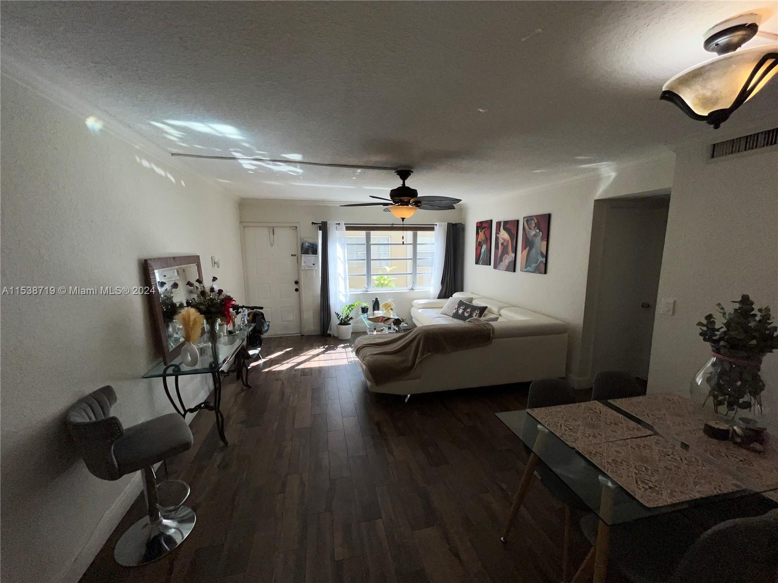 LAKEWOOD VILLAGE OF CORAL - Residential
