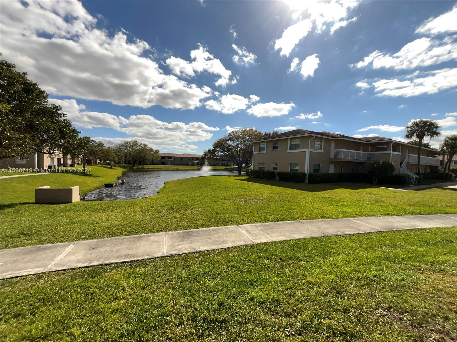 LAKEWOOD VILLAGE OF CORAL - Residential