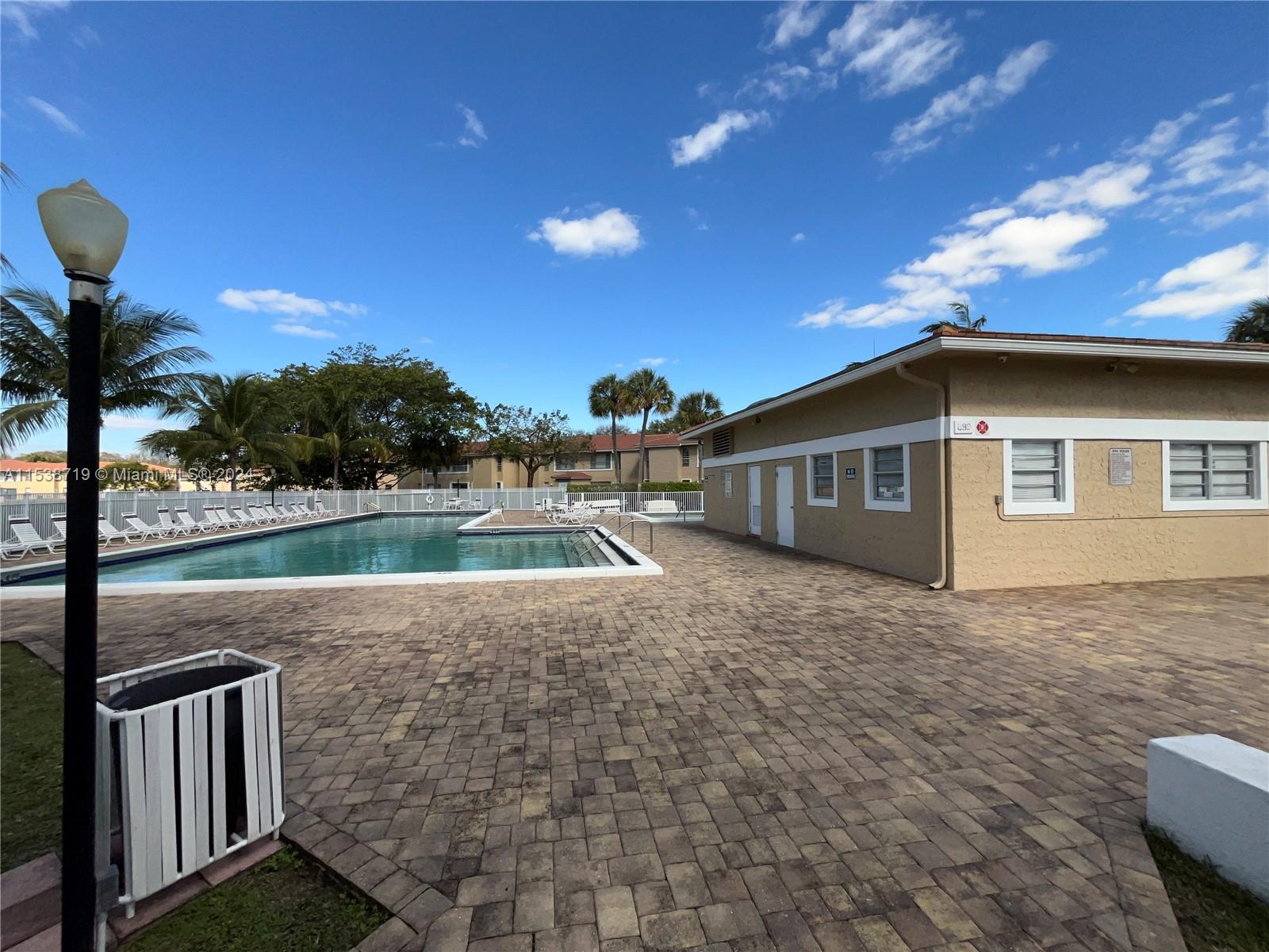 LAKEWOOD VILLAGE OF CORAL - Residential
