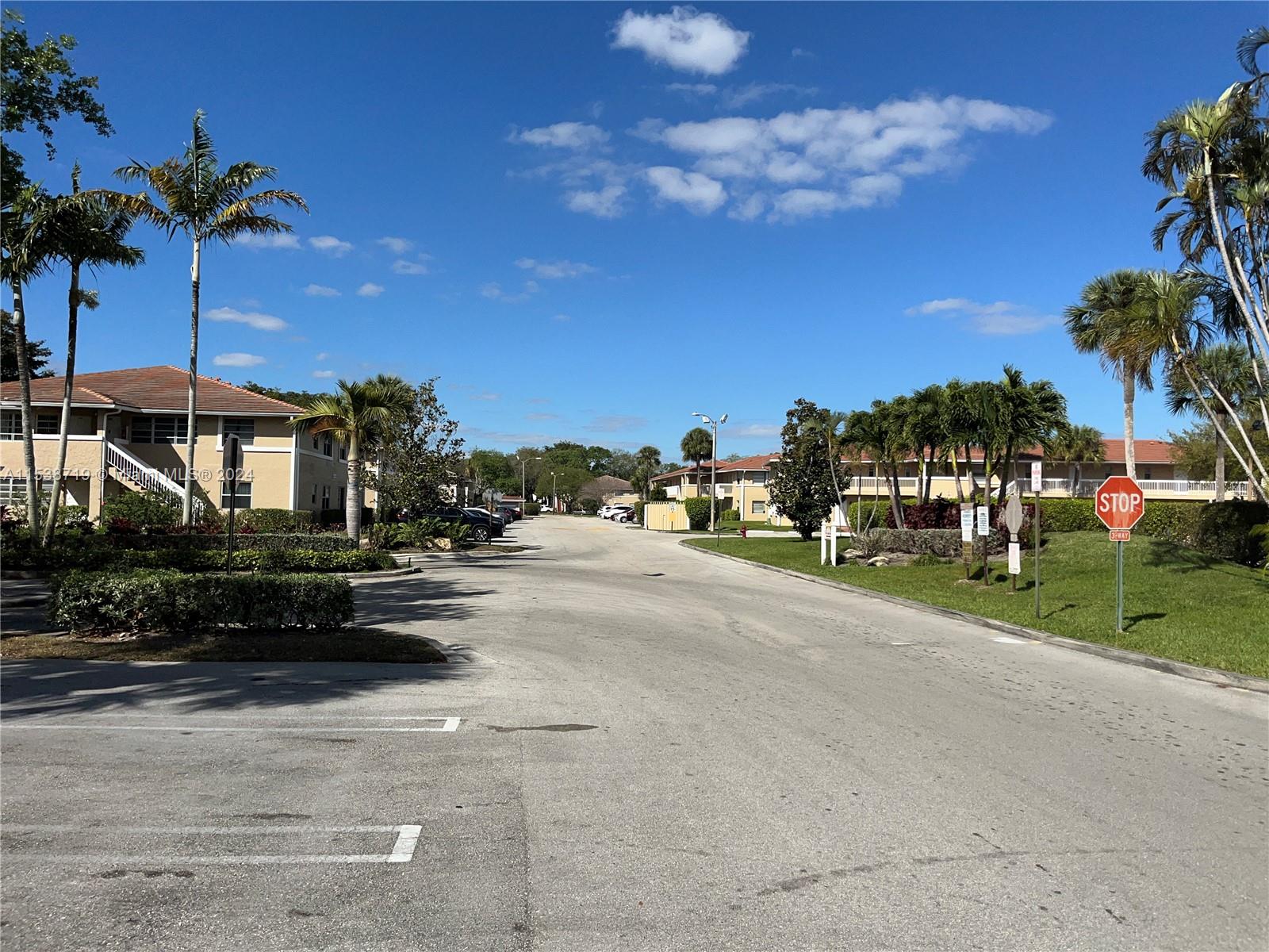 LAKEWOOD VILLAGE OF CORAL - Residential