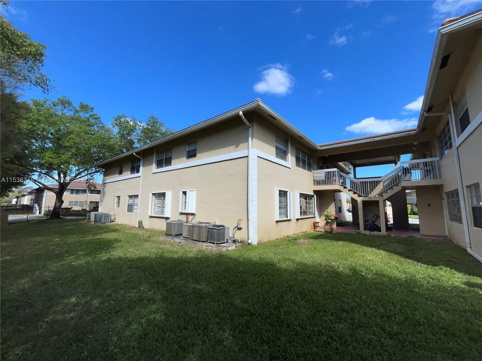 LAKEWOOD VILLAGE OF CORAL - Residential