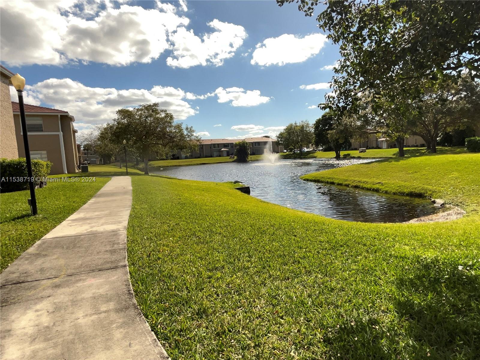 LAKEWOOD VILLAGE OF CORAL - Residential