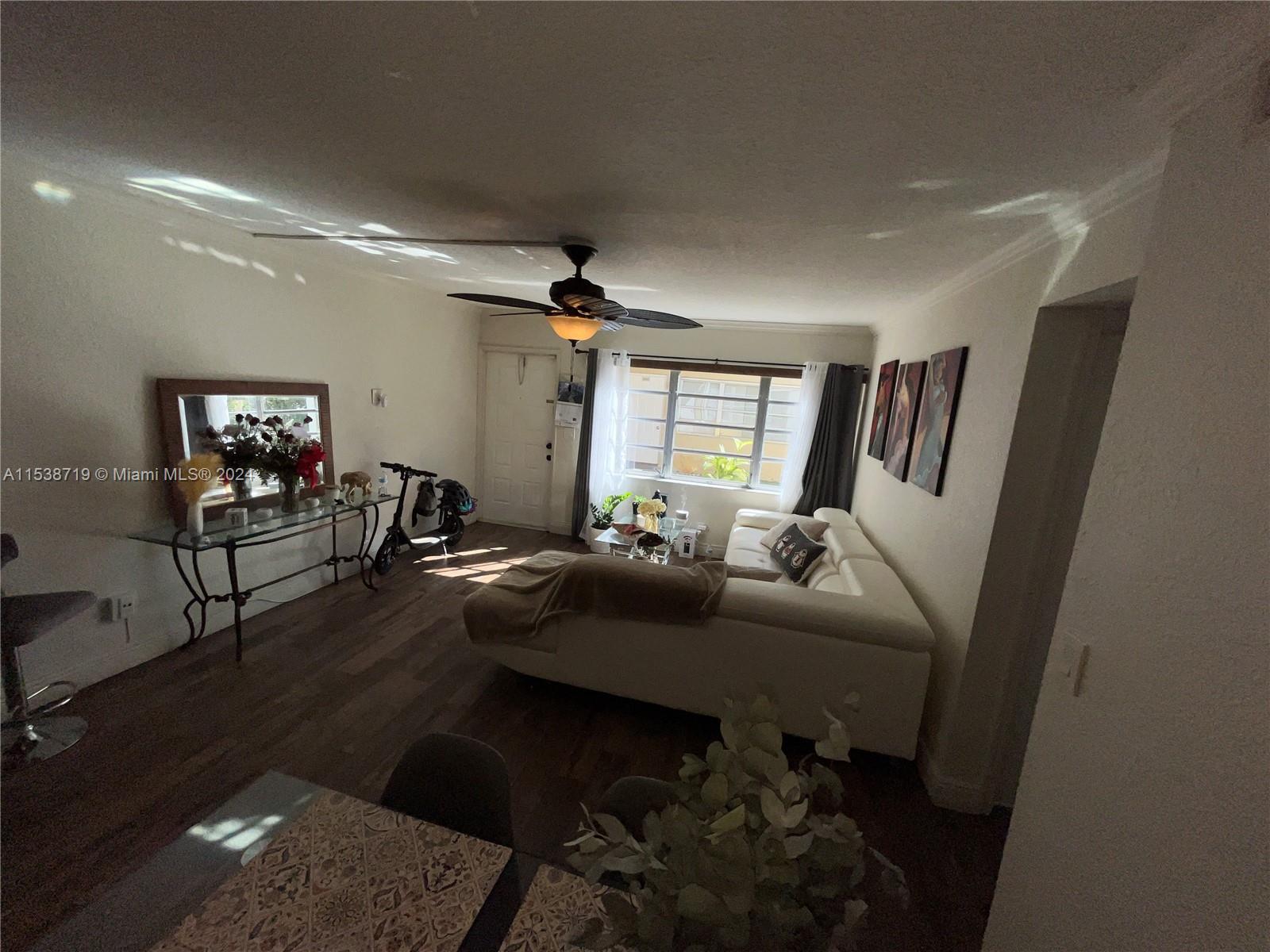 LAKEWOOD VILLAGE OF CORAL - Residential