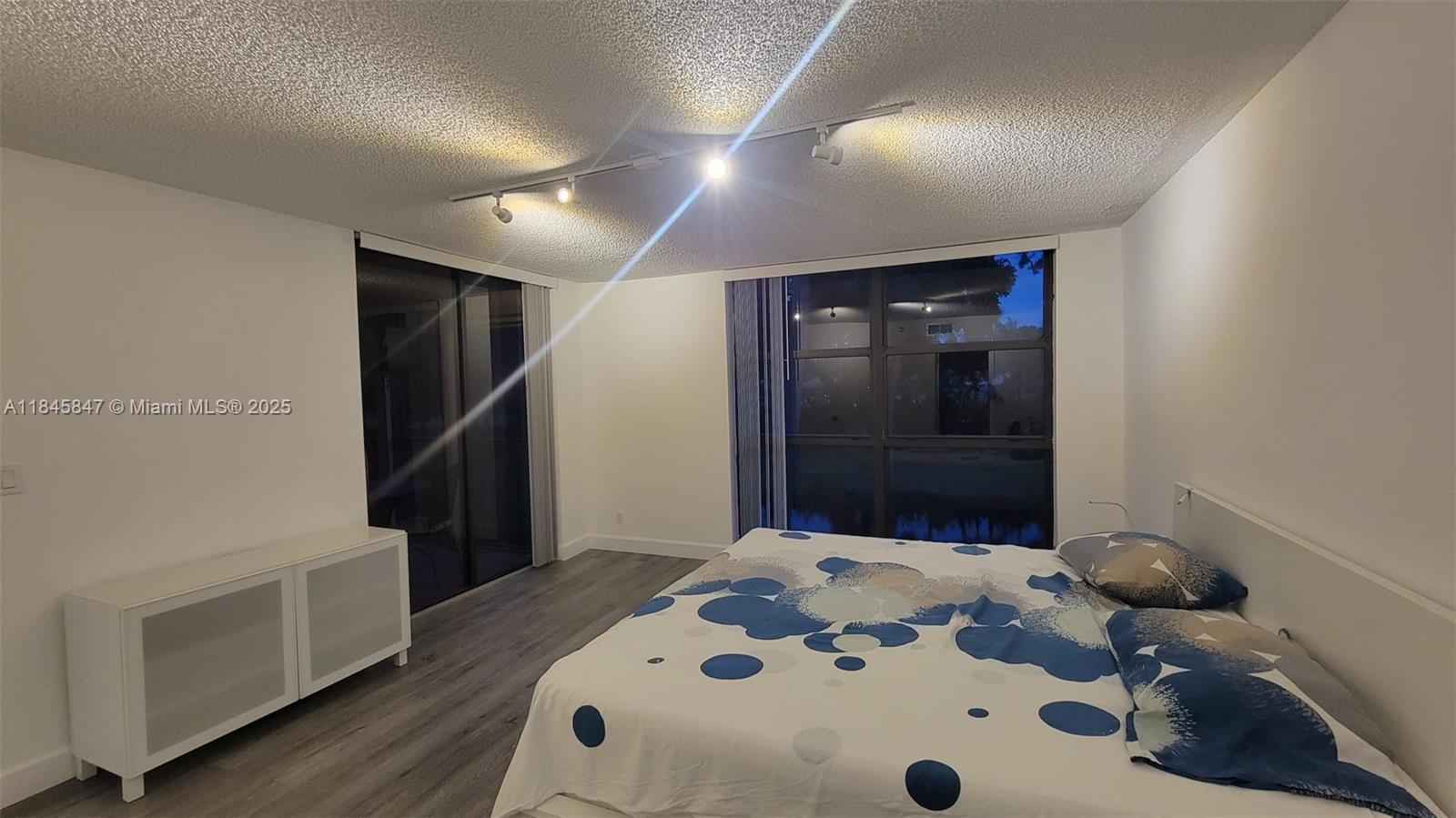 CLUB ROYALE CONDO - Residential