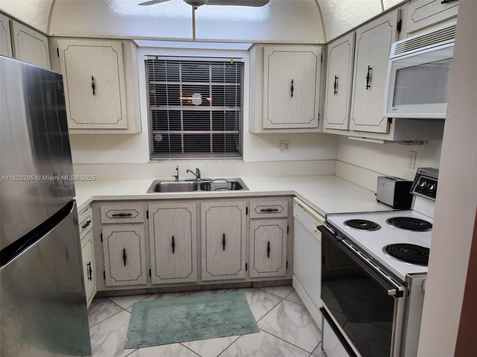 HIGH POINT OF DELRAY WEST - Residential Lease