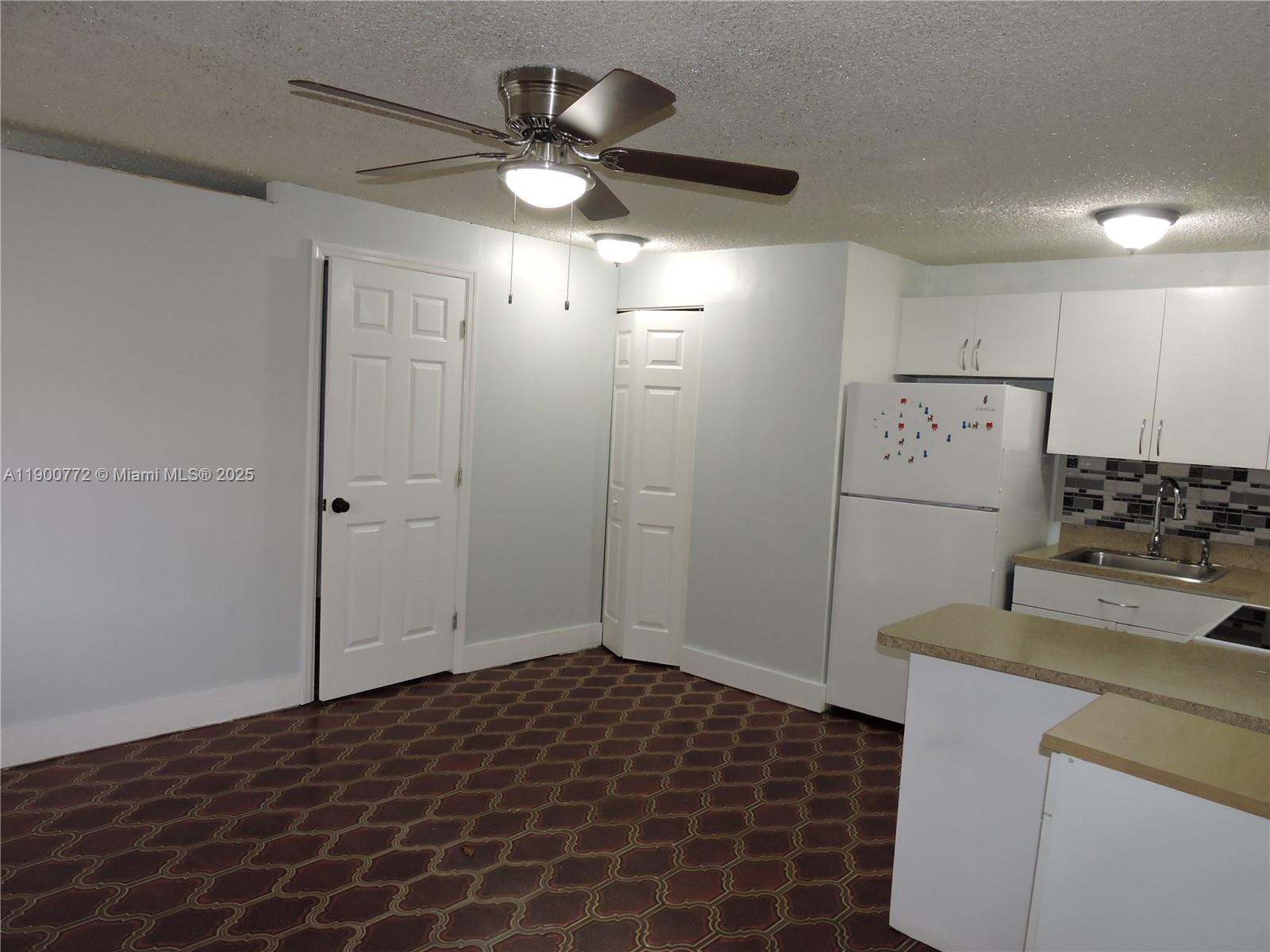 ESSEX VILLAGE 4TH ADDN - Residential Lease