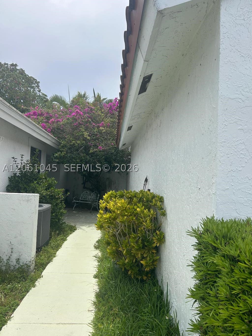 Photo of 5901 Chester Ln, Davie, FL 33331 (MLS # A12061045)