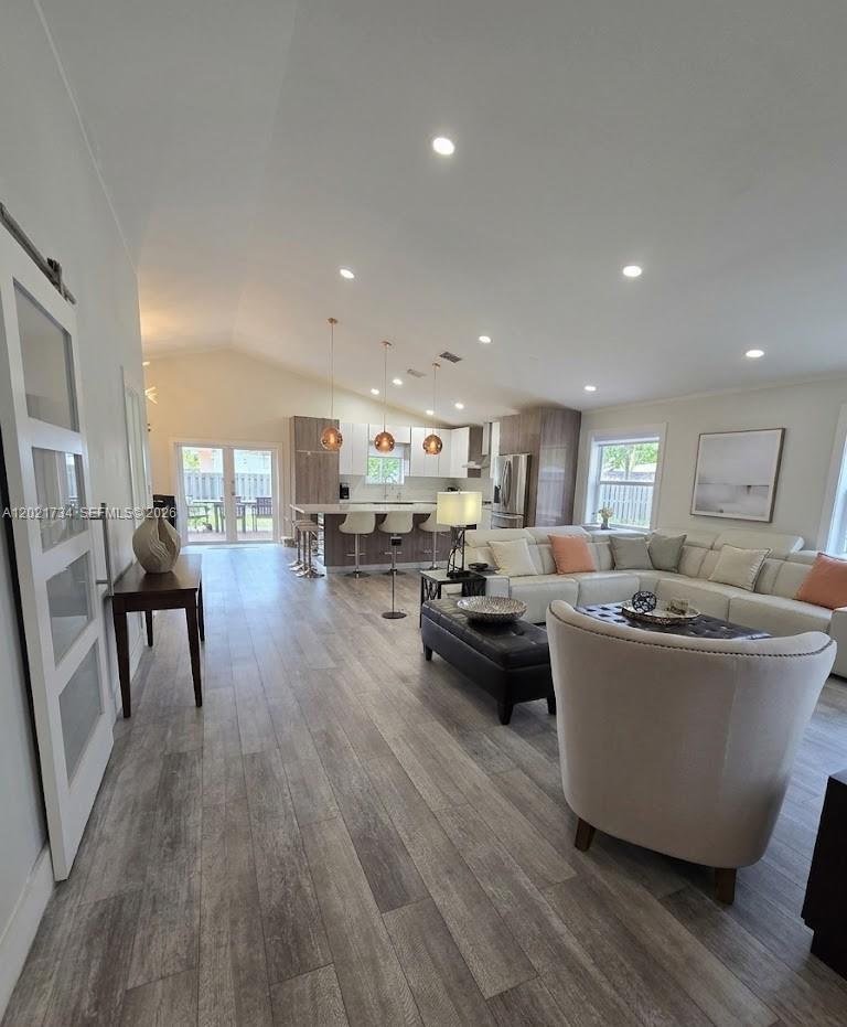 HOLLYWOOD GARDENS - Residential