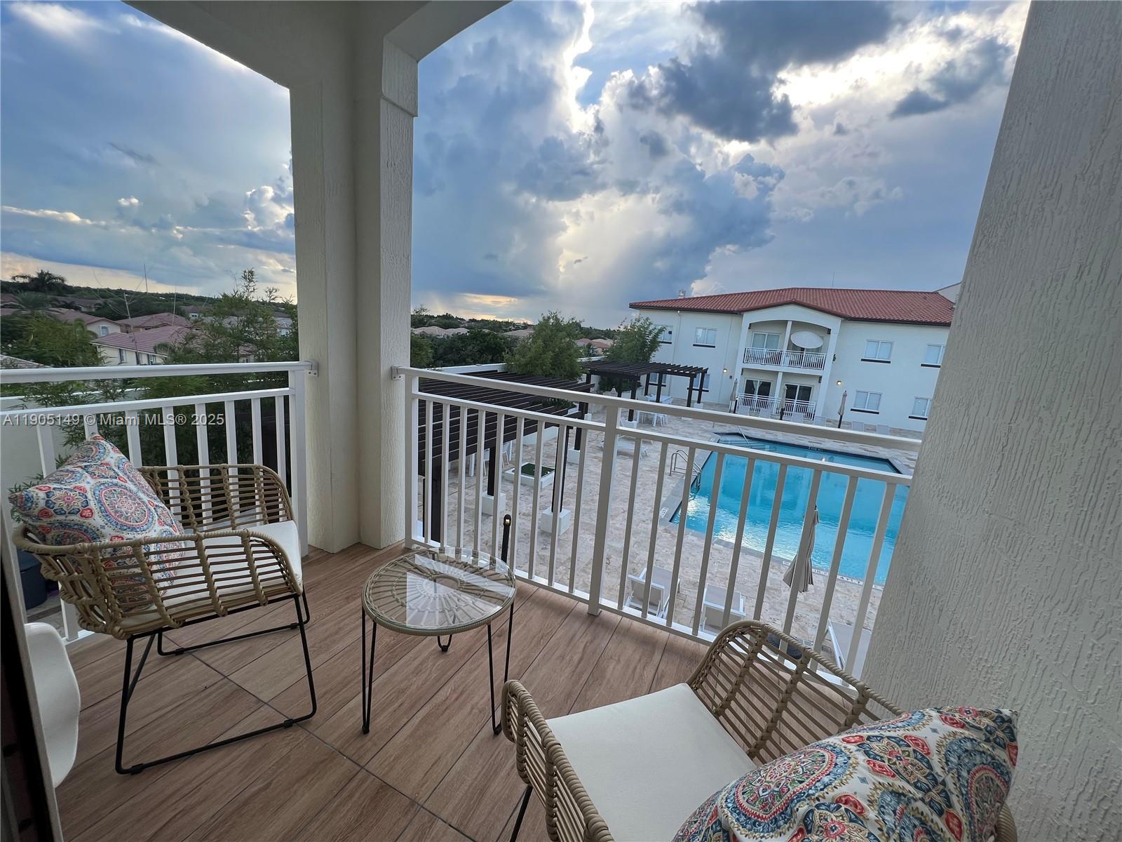 ISLANDS AT DORAL 1ST ADDI - Residential Lease