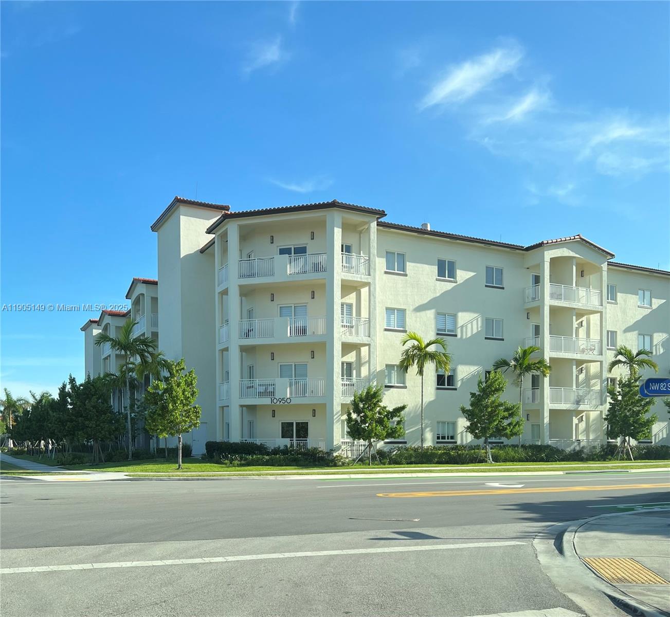 ISLANDS AT DORAL 1ST ADDI - Residential Lease