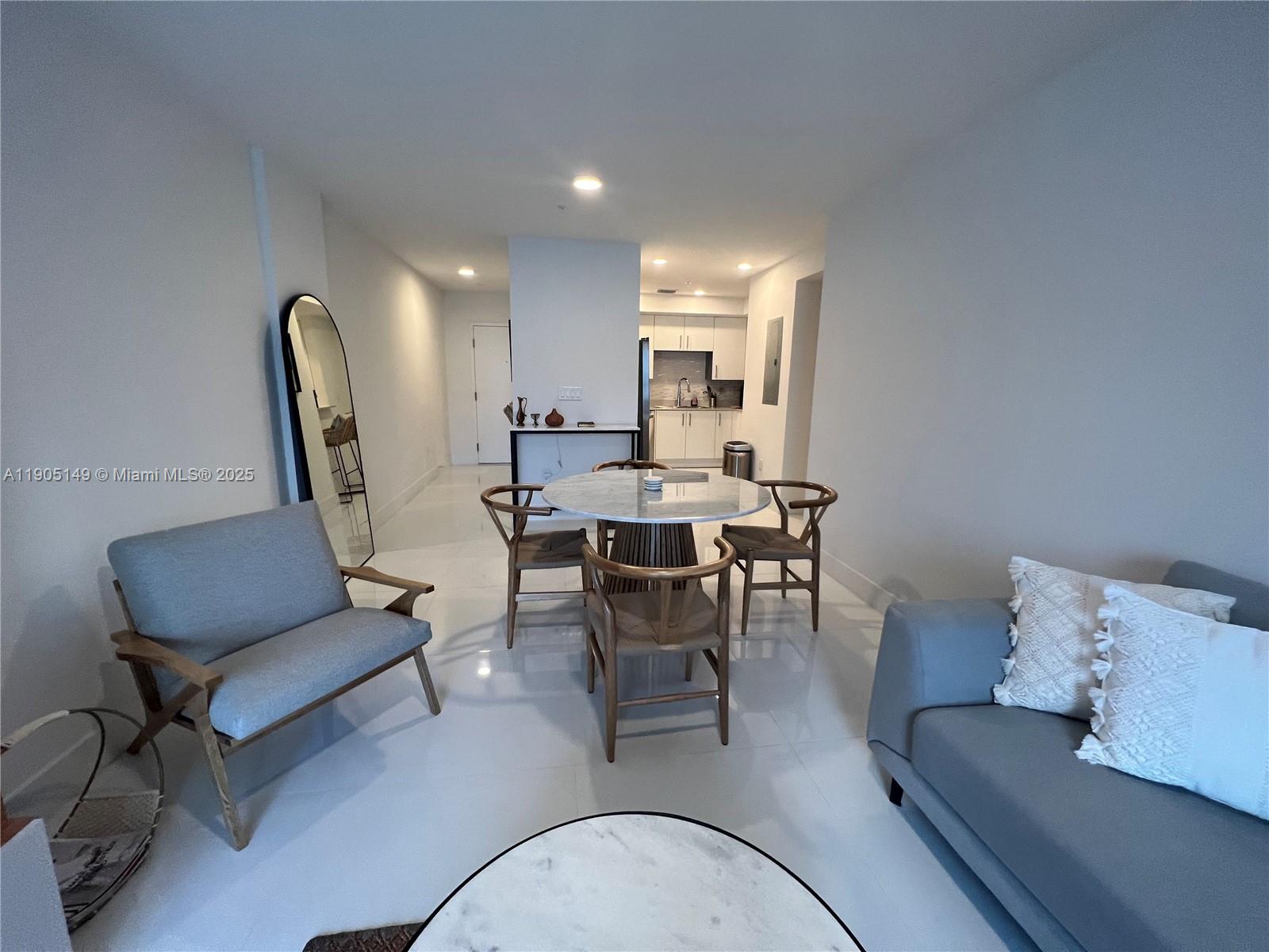 ISLANDS AT DORAL 1ST ADDI - Residential Lease