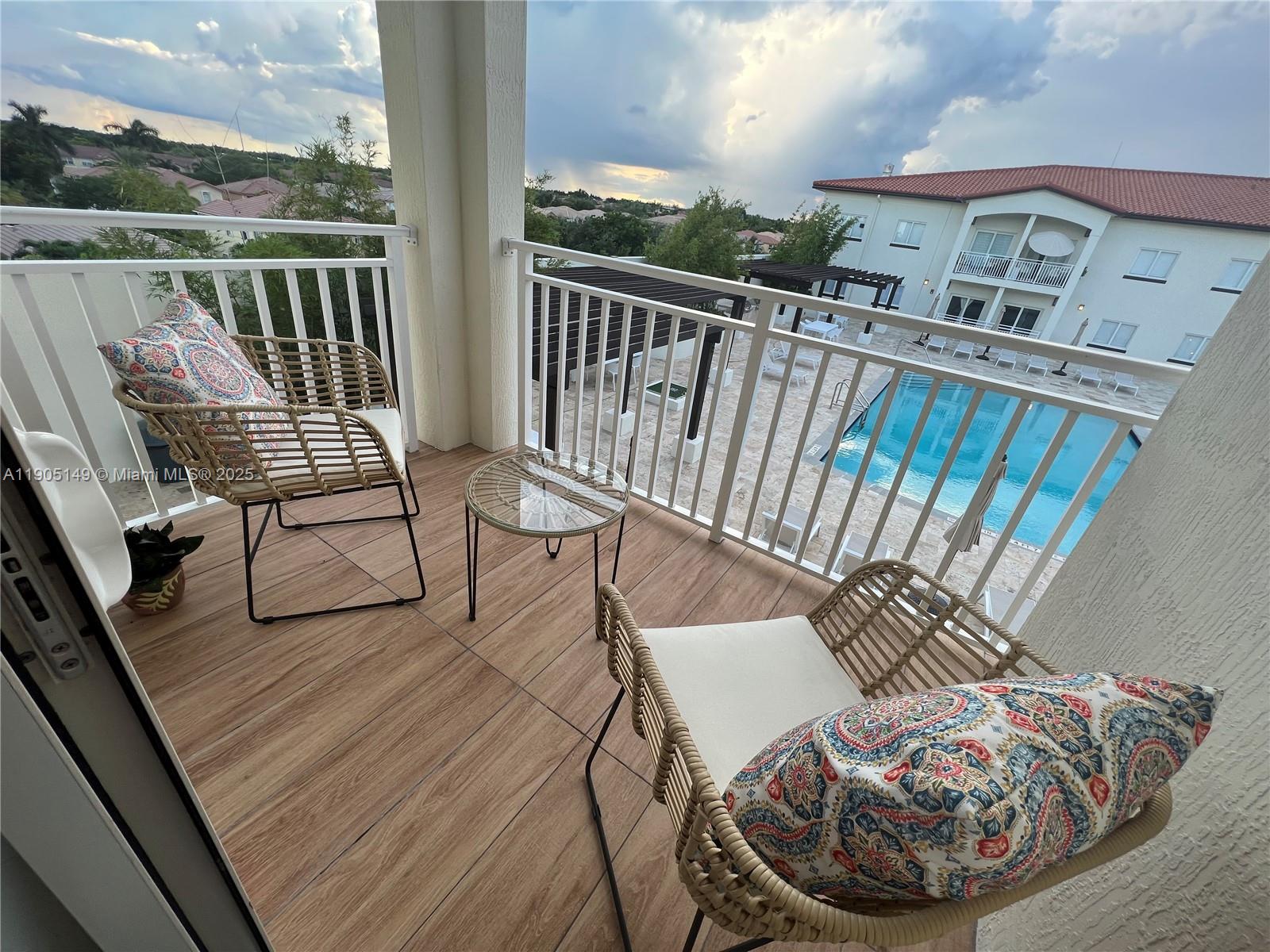 ISLANDS AT DORAL 1ST ADDI - Residential Lease