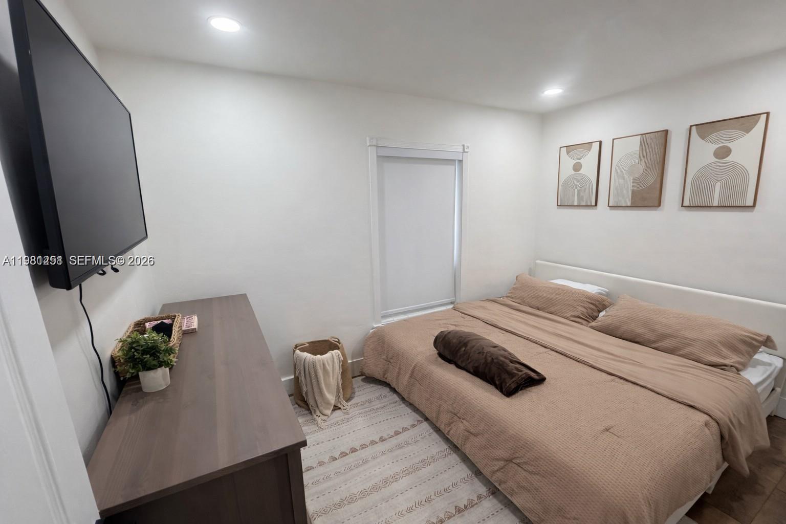 DEVON-AIRE VILLAS SEC 5 - Residential