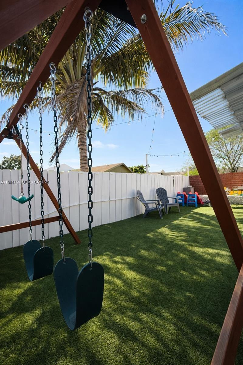 DEVON-AIRE VILLAS SEC 5 - Residential