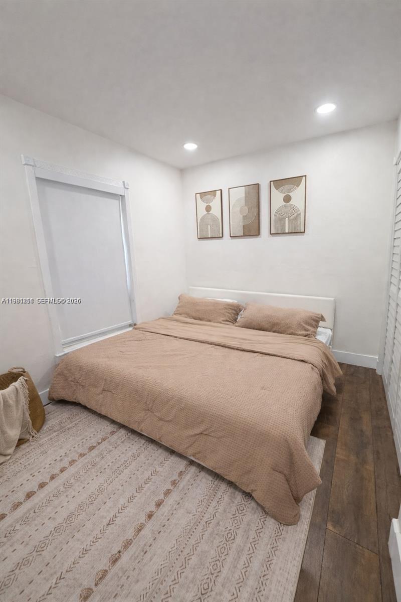 DEVON-AIRE VILLAS SEC 5 - Residential