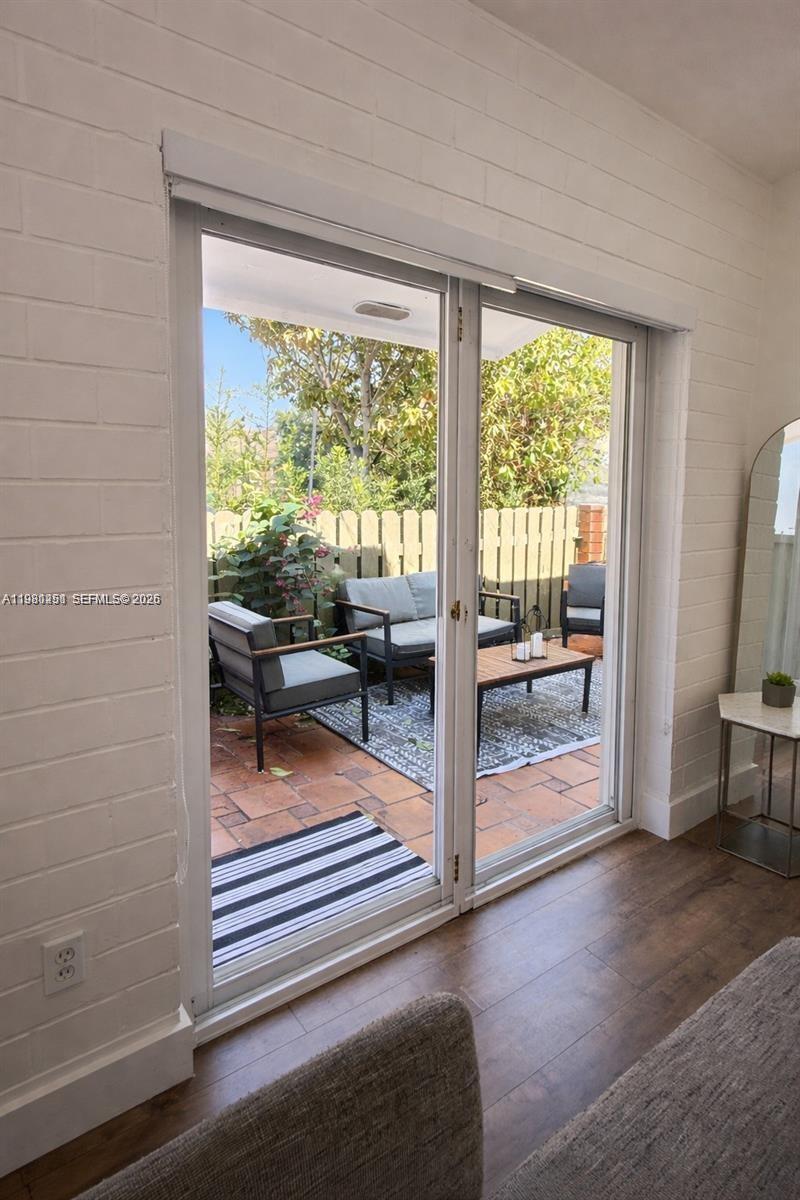 DEVON-AIRE VILLAS SEC 5 - Residential