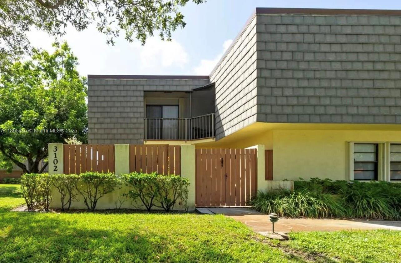 BROOK VILLAS - Residential Lease