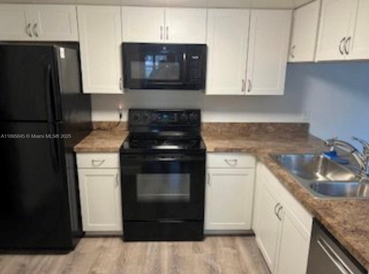 BROOK VILLAS - Residential Lease