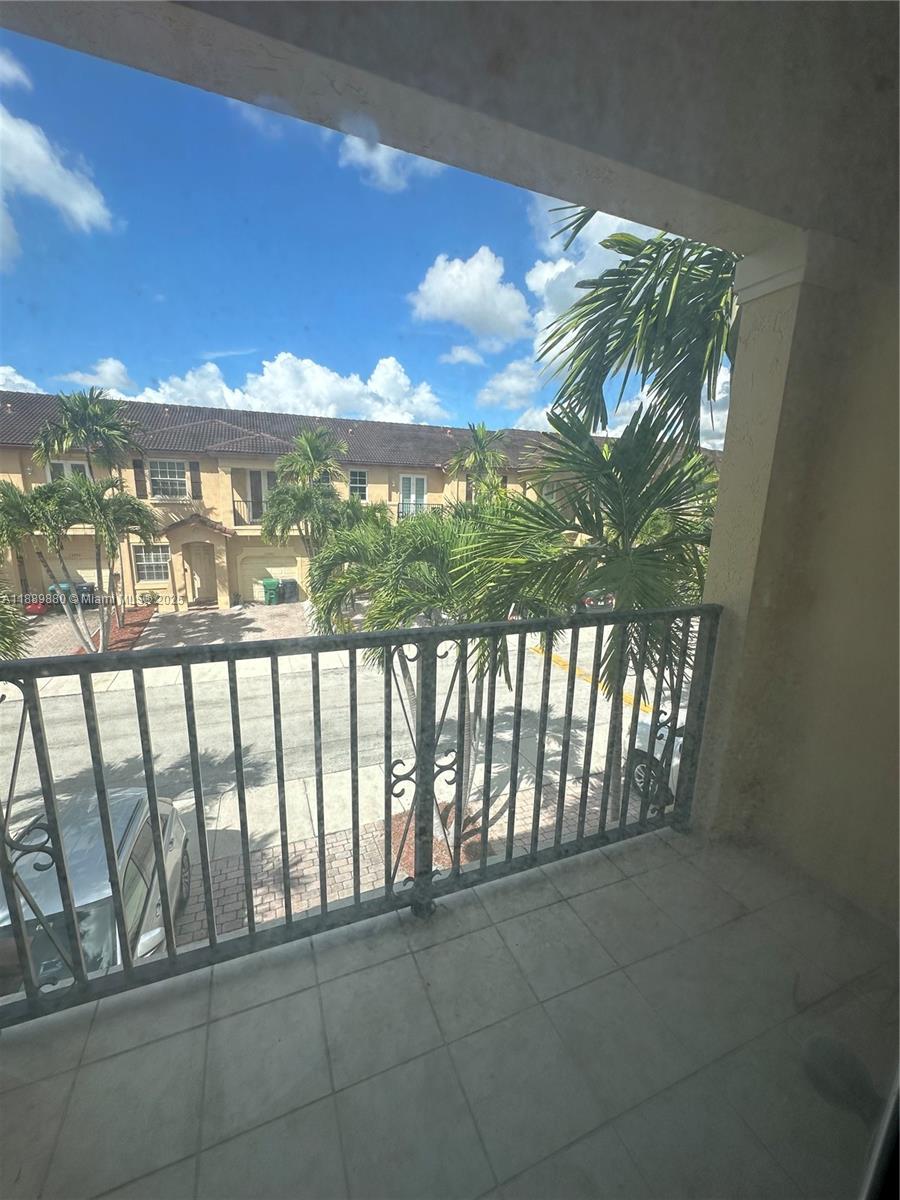 COURTS AT TUSCANY - Residential
