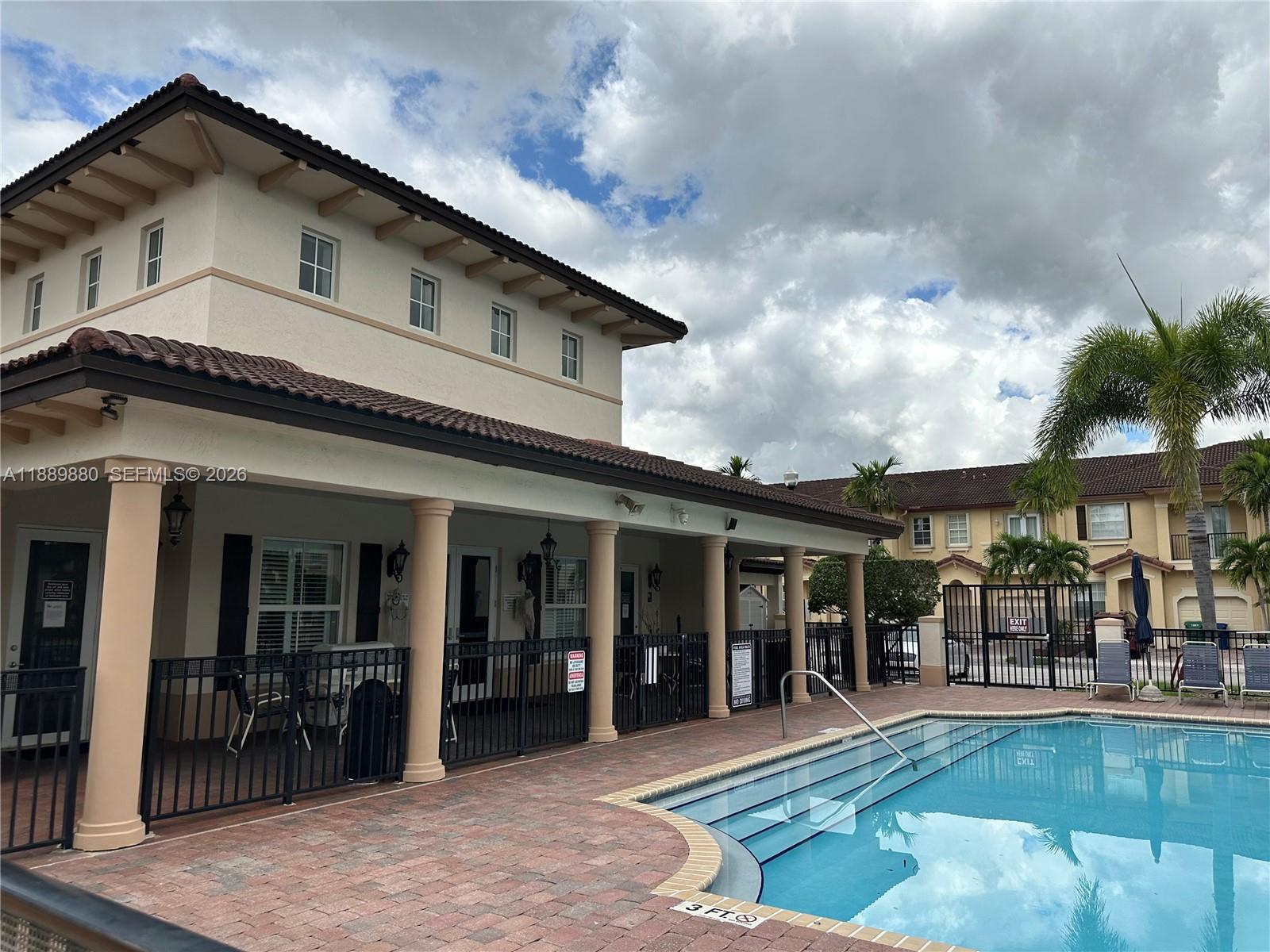 COURTS AT TUSCANY - Residential