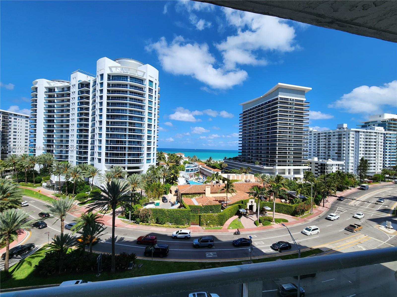 5900 Collins Ave 906