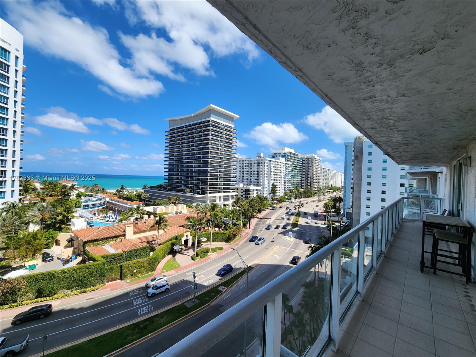 5900 Collins Ave 906