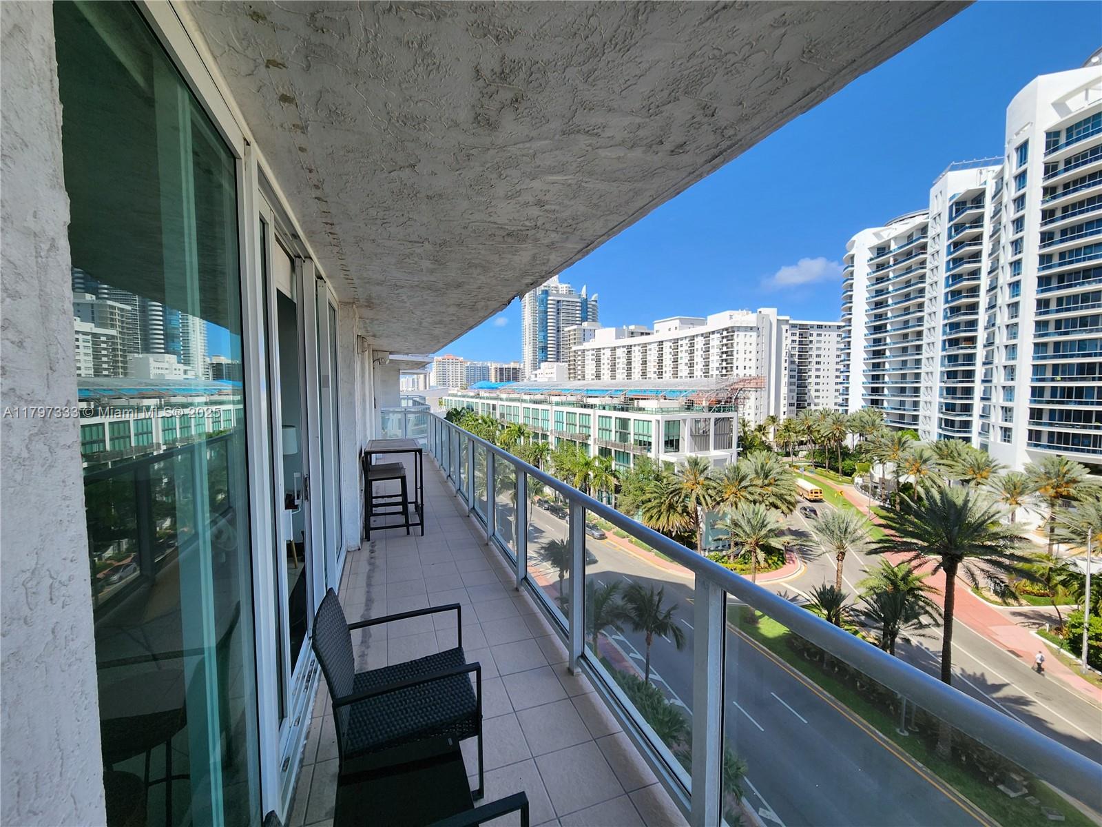 5900 Collins Ave 906